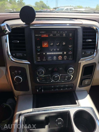2015 Ram 2500 Laramie Crew Cab Medium Bed - miniatura 10