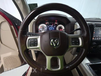 2015 Ram 3500 Laramie Crew Cab Medium Bed - miniatura 10
