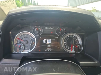 2015 Ram 3500 Laramie Extended Crew Cab Medium Bed DRW - miniatura 12