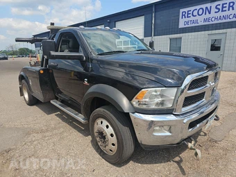 2015 Ram 4500 Cab Chassis SLT Regular Cab DRW - miniatura 3