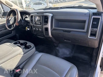 2015 Ram 5500 Cab Chassis Tradesman Regular Cab DRW - miniatura 15