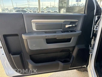 2015 Ram 5500 Cab Chassis Tradesman Regular Cab DRW - miniatura 23