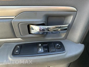 2015 Ram 5500 Cab Chassis Tradesman Regular Cab DRW - miniatura 24