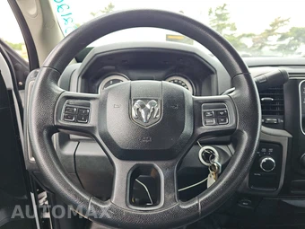 2015 Ram 5500 Cab Chassis Tradesman Regular Cab DRW – miniatura 10