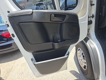 2015 Ram ProMaster 3500 Cargo Van High Roof 159.0" WB – miniatura 9