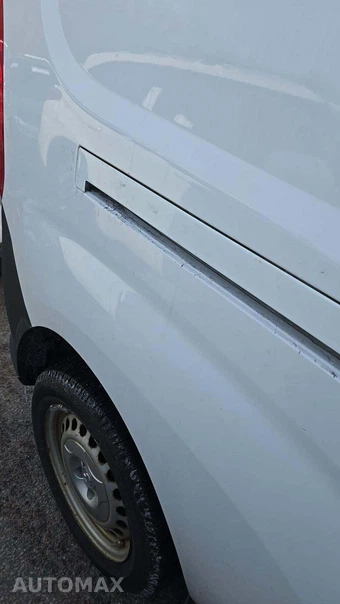 2015 Ram ProMaster City Cargo Van Tradesman 122.4" WB – miniatura 20