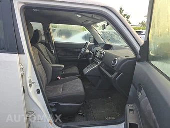 2015 Scion xB – miniatura 8