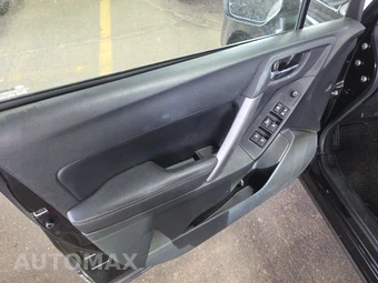 2015 Subaru Forester 2.0XT Premium – miniatura 9