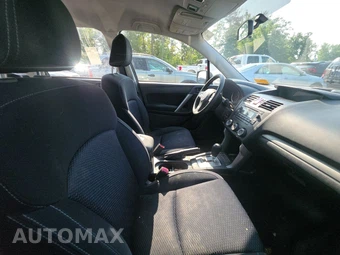 2015 Subaru Forester 2.5i – miniatura 8