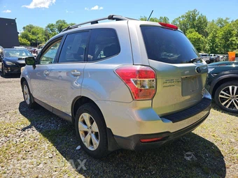 2015 Subaru Forester 2.5i Premium – miniatura 2