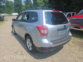 2015 Subaru Forester 2.5i Premium - miniatura 2