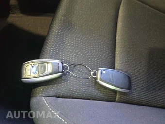 2015 Subaru Legacy 2.5i - miniatura 8