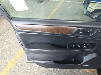 2015 Subaru Outback 3.6R Limited – miniatura 9