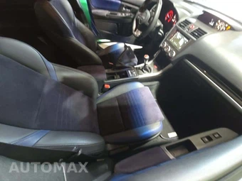 2015 Subaru WRX STi Launch Edition – miniatura 18
