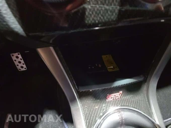 2015 Subaru WRX STi Launch Edition – miniatura 8