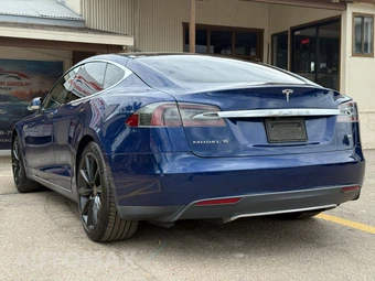 2015 Tesla Model S – miniatura 8