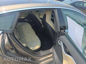 2015 Tesla Model S 70 – miniatura 17