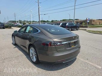 2015 Tesla Model S 70 – miniatura 2