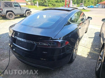 2015 Tesla Model S 70D – miniatura 3