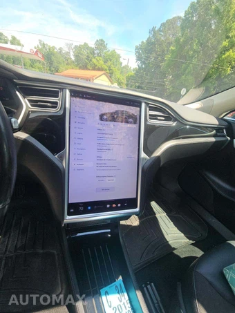 2015 Tesla Model S 70D – miniatura 9