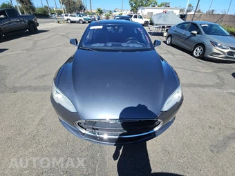 2015 Tesla Model S 70D – miniatura 15