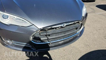2015 Tesla Model S 70D – miniatura 23