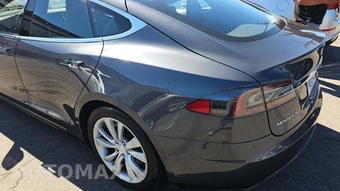 2015 Tesla Model S 70D – miniatura 29