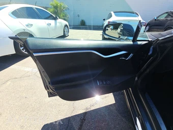 2015 Tesla Model S 70D – miniatura 9