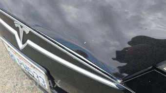 2015 Tesla Model S 70D – miniatura 20