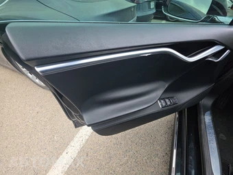 2015 Tesla Model S 70D – miniatura 9