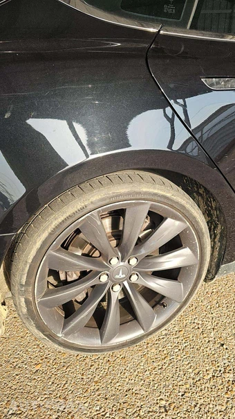 2015 Tesla Model S 85D – miniatura 22