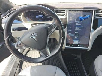 2015 Tesla Model S 85D – miniatura 10