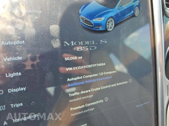 2015 Tesla Model S 85D – miniatura 9