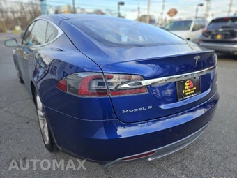 2015 Tesla Model S 90D – miniatura 10
