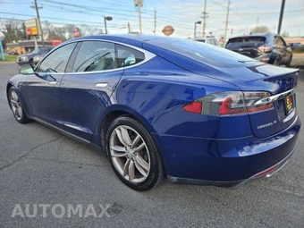 2015 Tesla Model S 90D – miniatura 11
