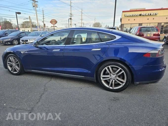 2015 Tesla Model S 90D – miniatura 12