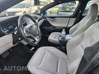 2015 Tesla Model S 90D – miniatura 18