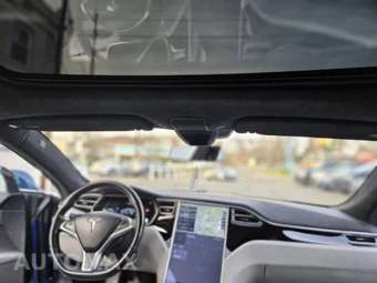 2015 Tesla Model S 90D – miniatura 31