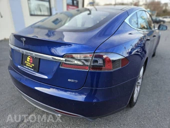 2015 Tesla Model S 90D – miniatura 8
