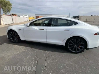2015 Tesla Model S P85D – miniatura 3
