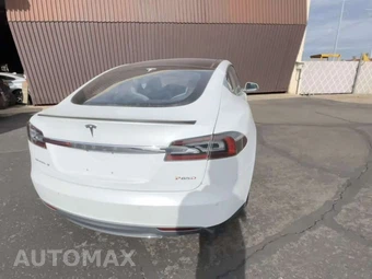 2015 Tesla Model S P85D – miniatura 4