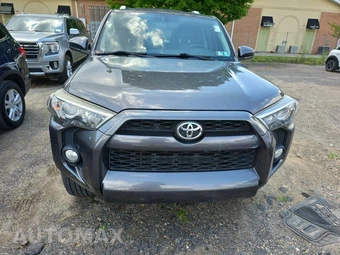 2015 Toyota 4Runner SR5 - miniatura 2