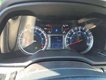 2015 Toyota 4Runner SR5 - miniatura 9