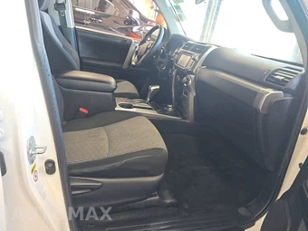 2015 Toyota 4Runner SR5 - miniatura 8