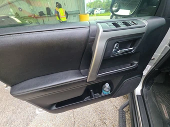 2015 Toyota 4Runner SR5 - miniatura 9