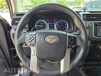 2015 Toyota 4Runner SR5 – miniatura 10