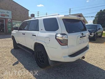 2015 Toyota 4Runner SR5 – miniatura 2