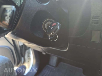 2015 Toyota 4Runner SR5 – miniatura 8