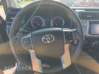2015 Toyota 4Runner SR5 – miniatura 10
