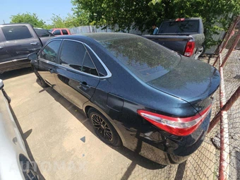 2015 Toyota Camry Hybrid LE - miniatura 2